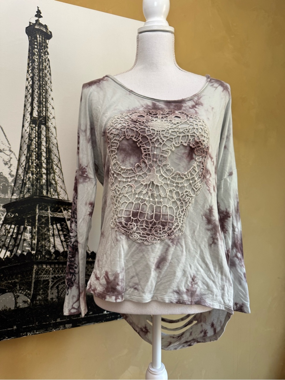 Harley-Davidson Light Gray and Mauve Tie-Dye Crochet Skull Long Sleeve Top